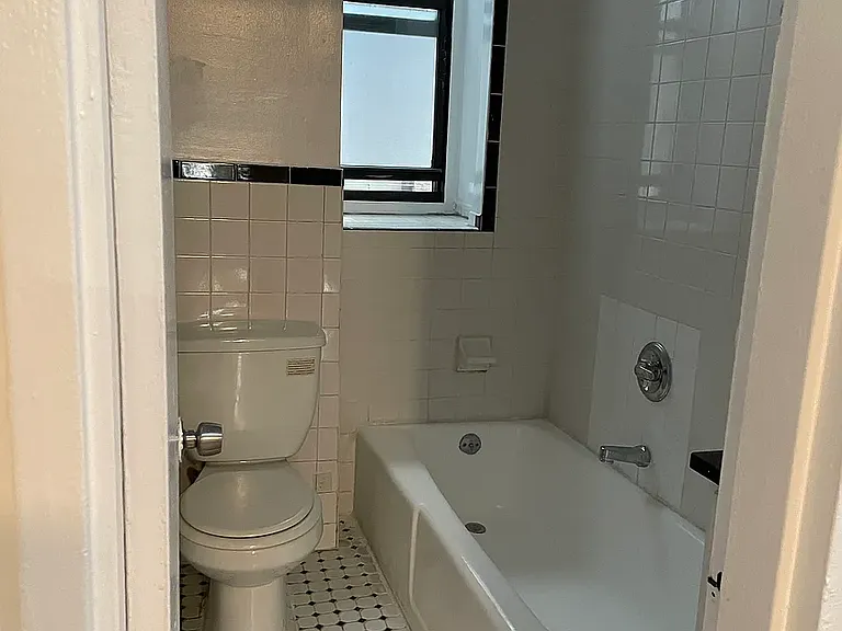 11 E 32nd St #3F — Photo 3