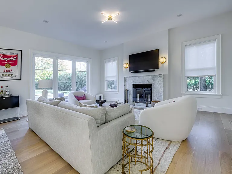 187 Meeting House Ln — Photo 9