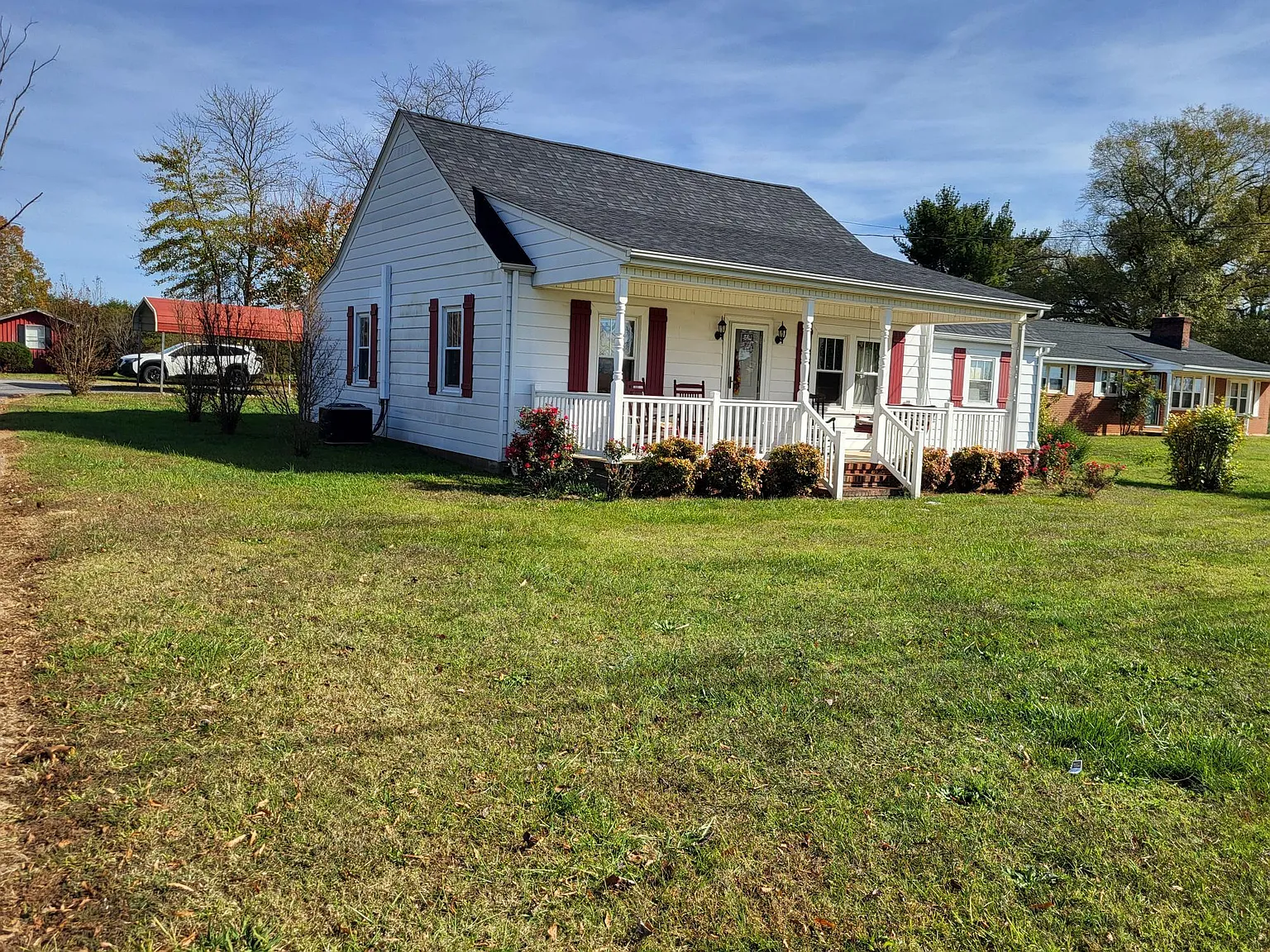 1081 E Gretna Rd photo 1