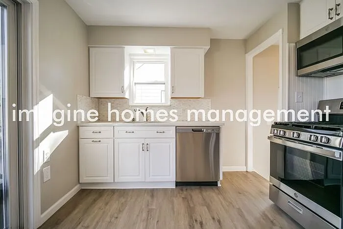 1131 Belrose Rd — Photo 4