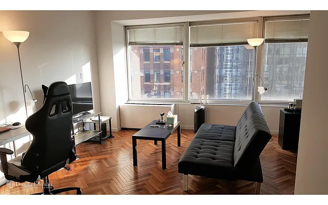 Rented by Douglas Elliman | media 16