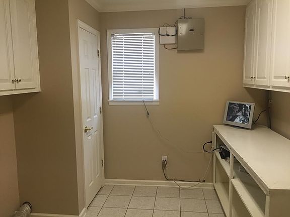 2nd image of 201 Woodcrest Dr