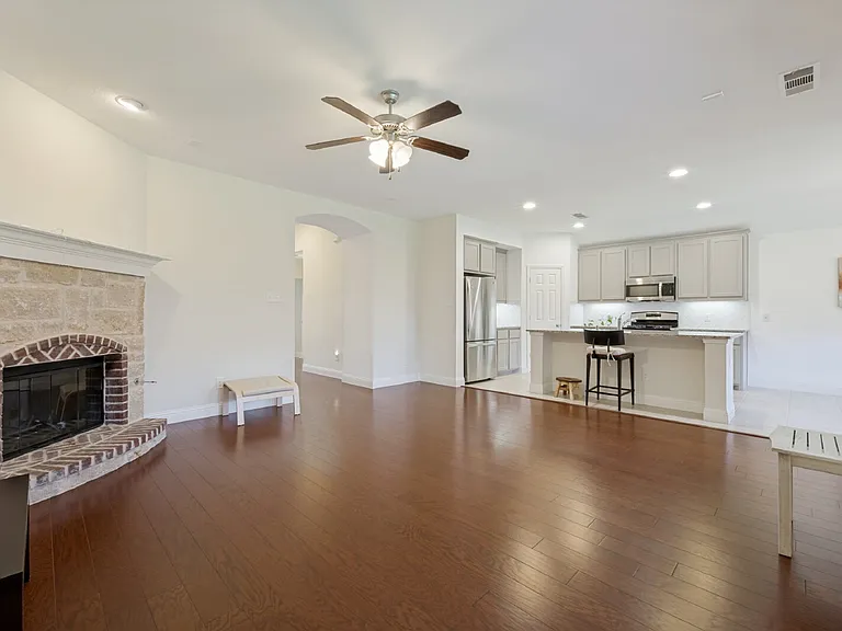 1421 Grackle Dr — Photo 7
