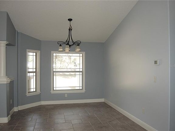 3rd image of 39 Lake Wood Cir