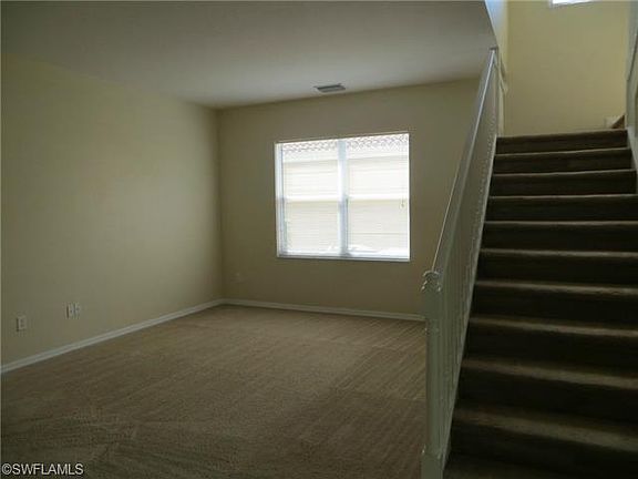 3rd image of 10325 Barberry Ln