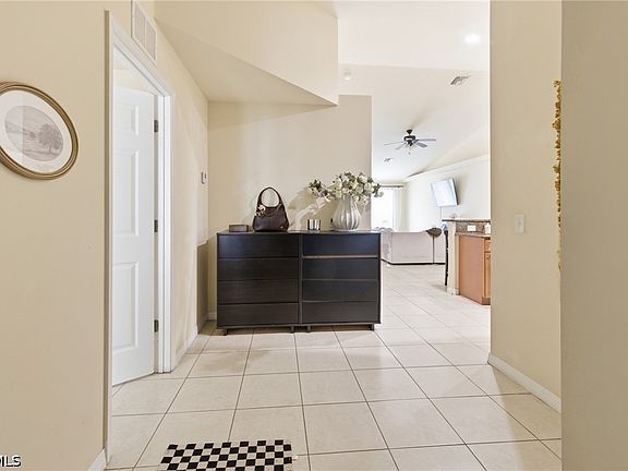 3rd image of 1018/1020 SE 24th Ave
