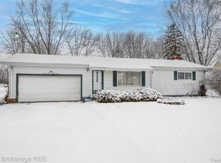 7289 E Coldwater Rd, Davison, MI 48423