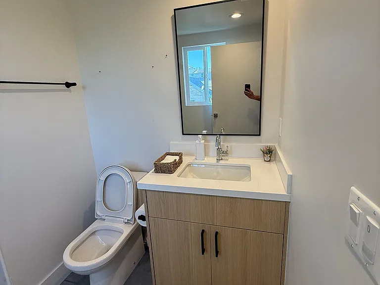222 N Coronado St #222 — Photo 12