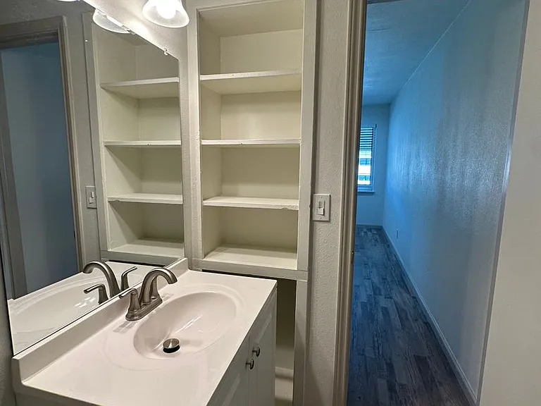 5006 Gaston Ave — Photo 10