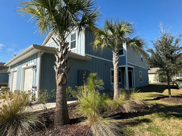 852 Capital Dr, Saint Johns, FL 32259