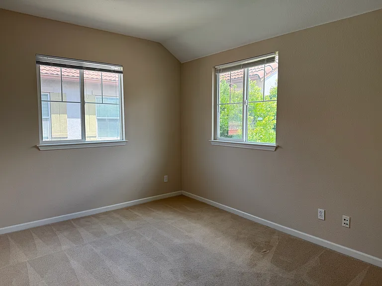 498 W Callado Ct — Photo 12
