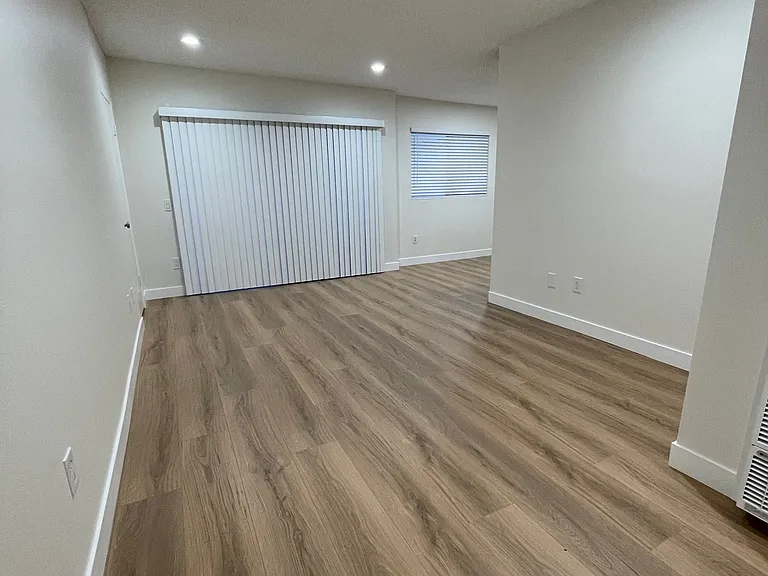 7255 Amigo Ave #4 — Photo 10