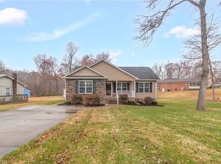 210 High Meadows Rd, Thomasville, NC 27360