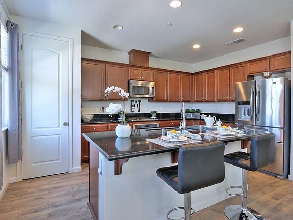 3rd image of 6300 Ventura Way
