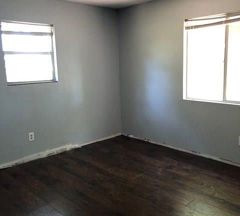 5th image of 7650 Taplin Ln