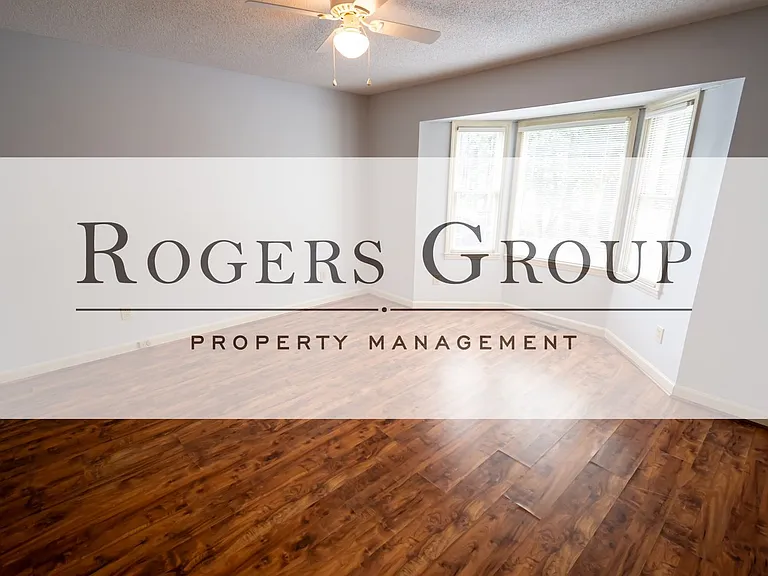 1581 Graham Ave — Photo 4