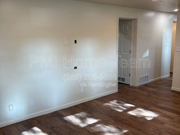 6068 S 2850 W — Photo 18