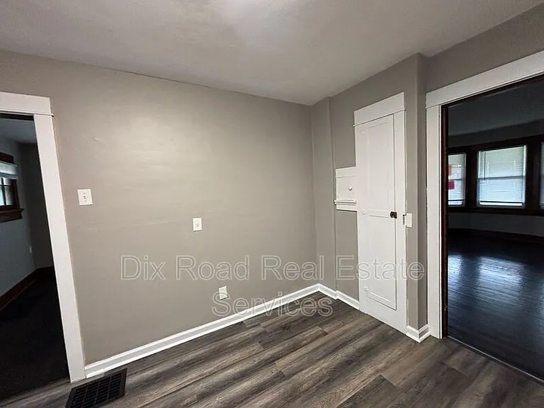 4013 E 3rd St — Photo 15
