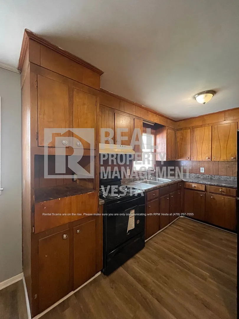 4 bed, 2.0 bath, 1395 sqft, $1,450 — Photo 4