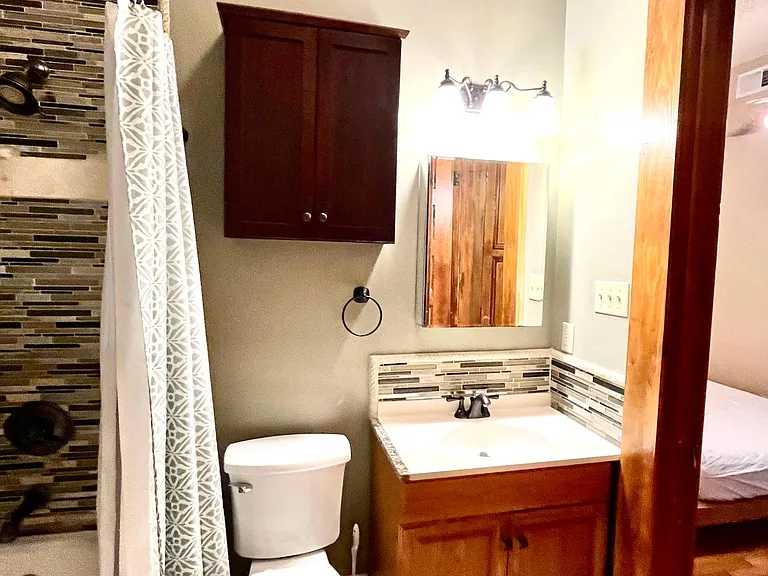 1522 S Carrollton Ave — Photo 17