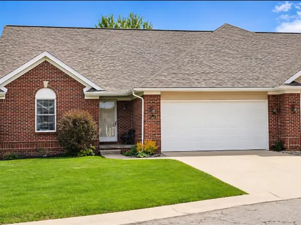 5465 Red Oak Ct, Linden, MI 48451