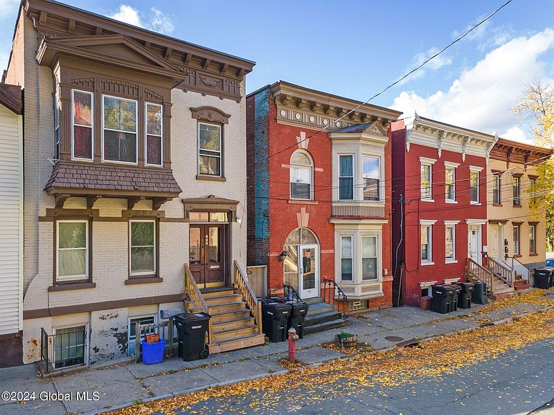 3rd image of 213 9th Street