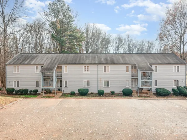 2014 Countrymens Ct, Charlotte, NC 28210