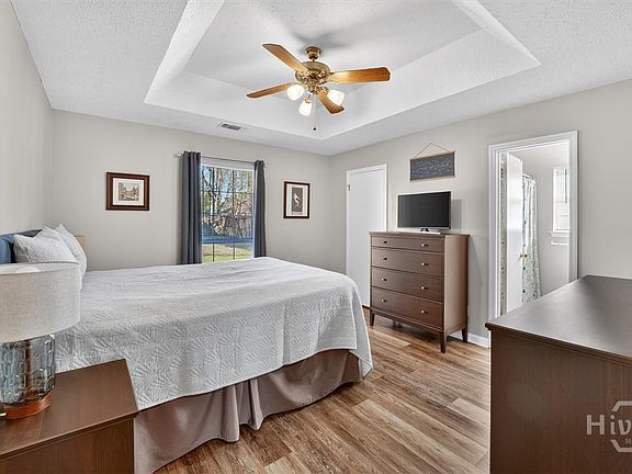 3rd image of 33 Woodcock Drive