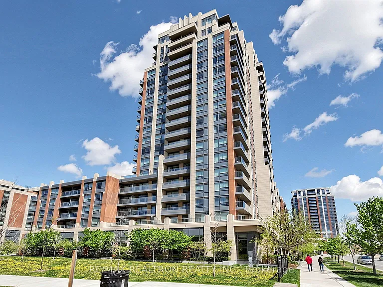 18 Uptown Dr #102 — Photo 3