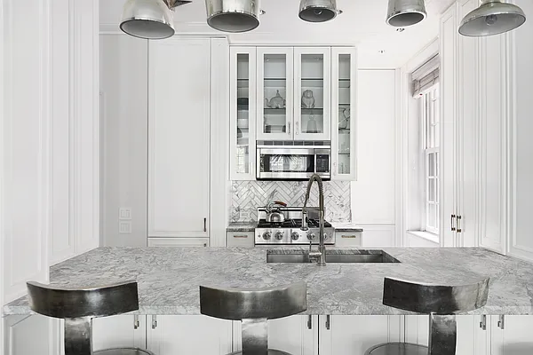 Sold by Compass | media 5