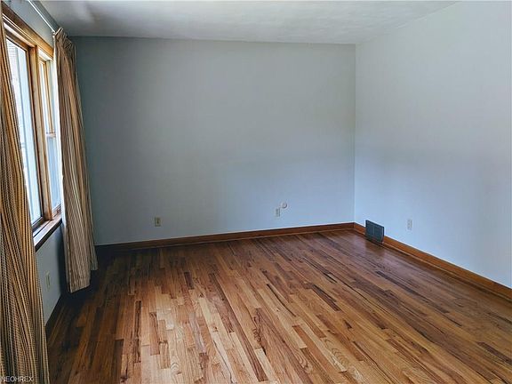 3rd image of 3560 Denver Ave