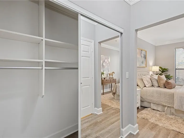 3777 Peachtree Rd #914 — Photo 13