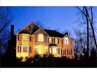 11 Hickory Ln, Topsfield, MA 01983