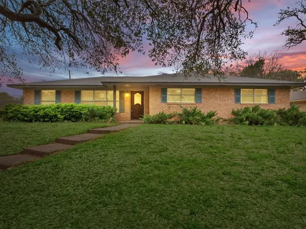 700 Topeka Dr, Woodway, TX 76712
