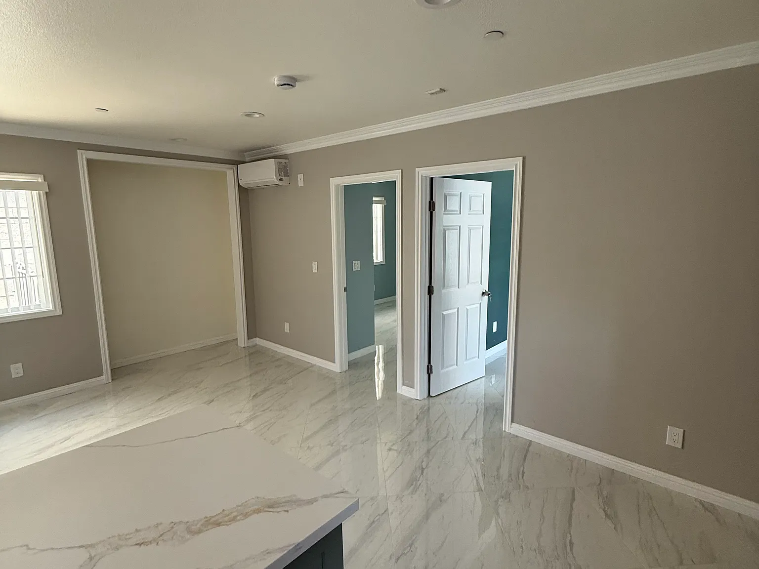 2 bed, 800 sqft, $3,500 — Photo 3