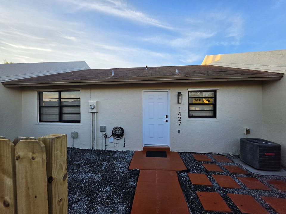 1st image of 1427 Towhee St