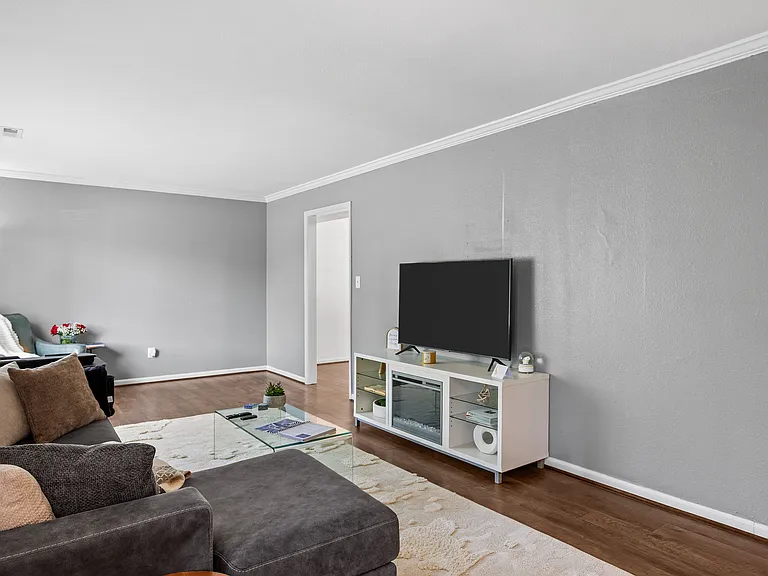 1810 Mehrens Ct — Photo 11