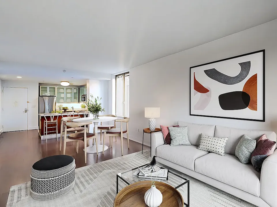 37 W 21st St #702