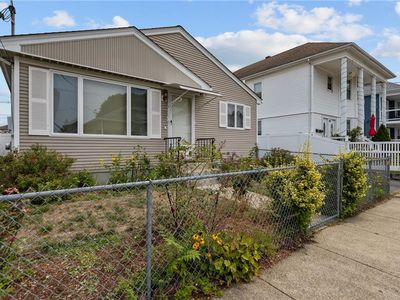 62 Littlefield St, Pawtucket, RI, 02861