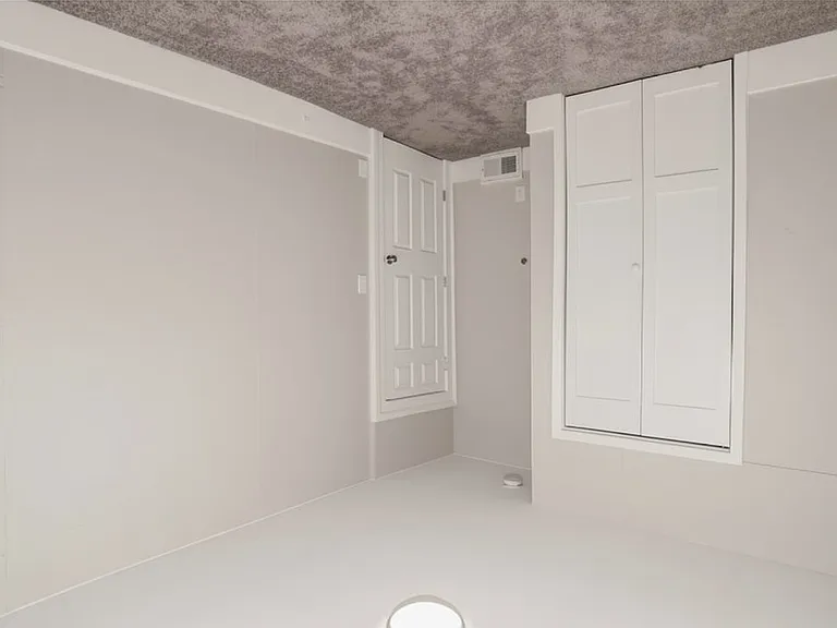 412 E Maywood Ave — Photo 1