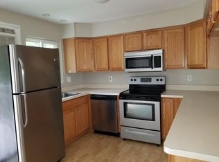 98 Village Ct APT 4, Ortonville, MI