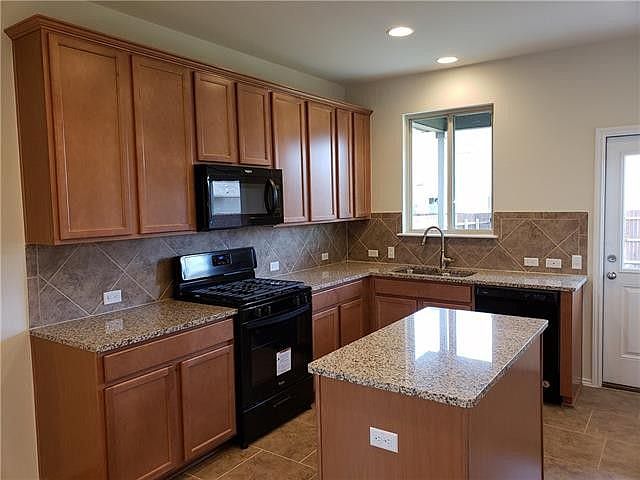 2nd image of 2009 Cliffbrake Way