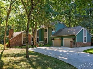 4713 Oakridge Dr, Midland, MI