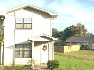 823 Durham Pl, Gentry, AR 72712