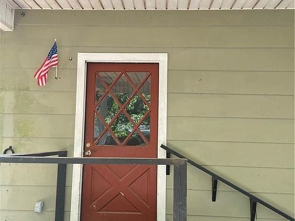 3rd image of 728 Naebers St E