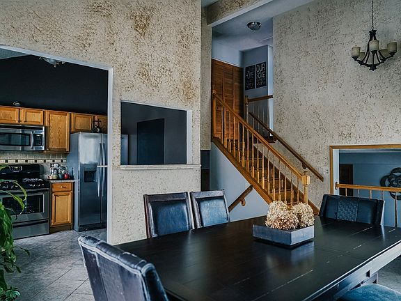2nd image of 30W141 Wood Ct