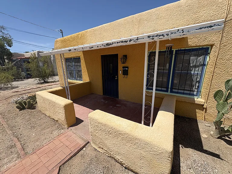 1317 N Dodge Blvd — Photo 4