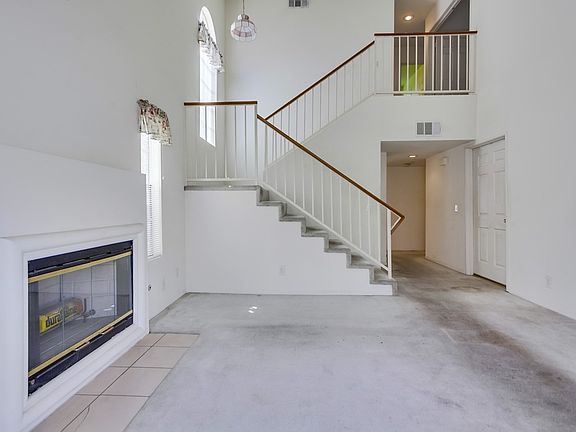 5th image of 21027 Gault St #3