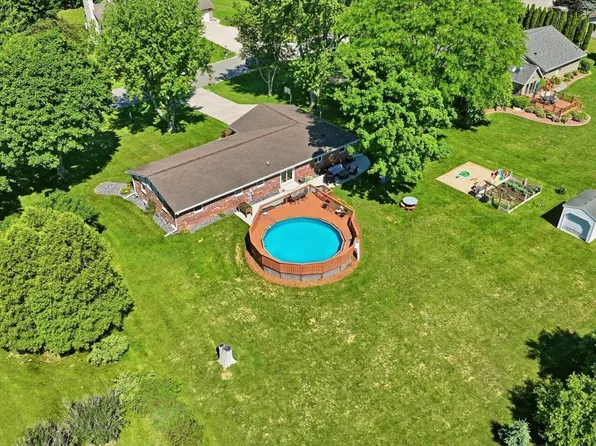 4112 Mueller DRIVE, Hartford, WI 53027