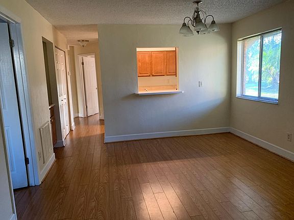 2nd image of 1589 Revere Ln